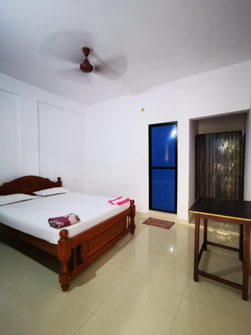 Ivon Guest House Arambol Rum bild