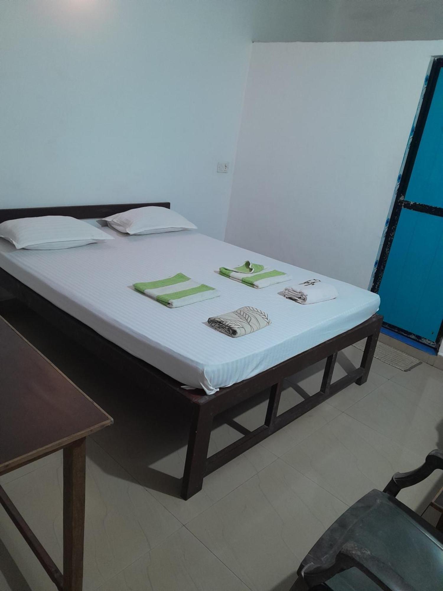 Ivon Guest House Arambol Rum bild